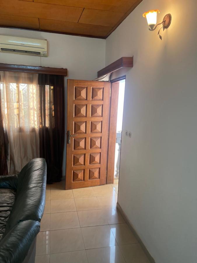 Km'S Cozy Spacious Calm Appart Meuble Yaoundé Exterior foto