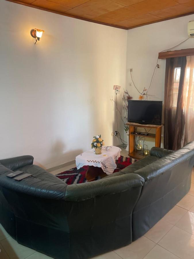 Km'S Cozy Spacious Calm Appart Meuble Yaoundé Exterior foto