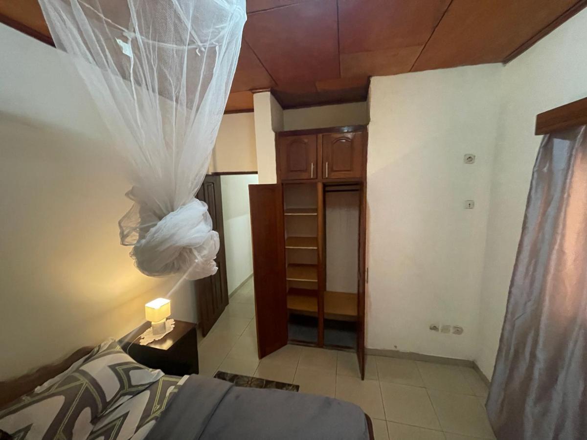 Km'S Cozy Spacious Calm Appart Meuble Yaoundé Exterior foto