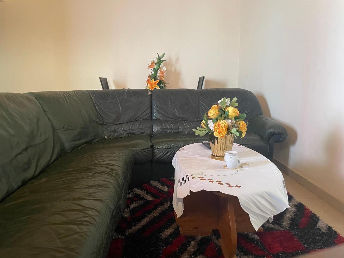 Km'S Cozy Spacious Calm Appart Meuble Yaoundé Exterior foto